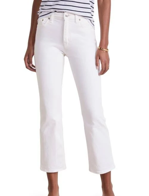 vineyard vines Women's Audrey Kick Flare Jeans