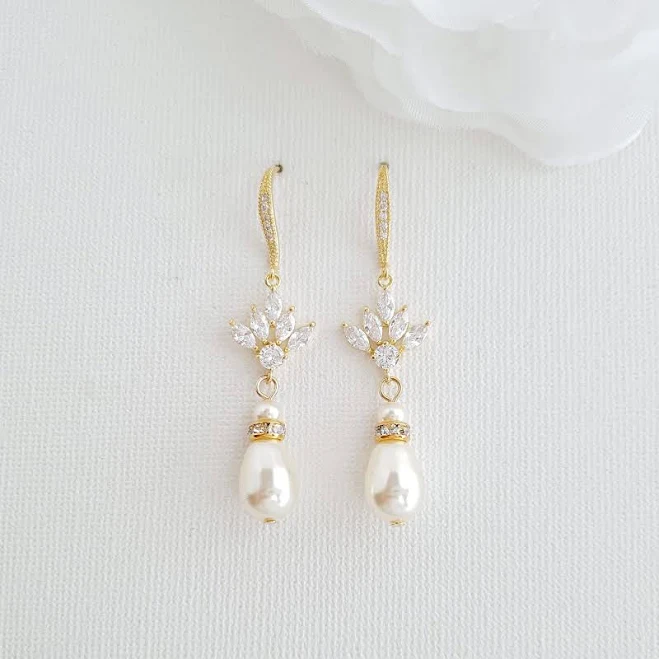 Pearl Dangle Earrings