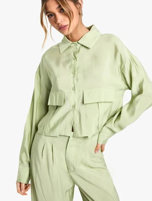 Boohoo Women's Fluid Utility Crop Shirt