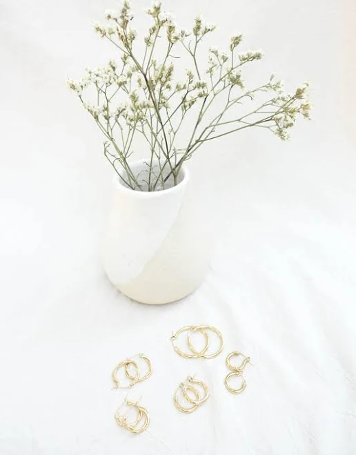 GOLD CLASSIC HOOP EARRINGS Medium (18mm)