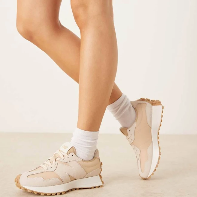 New Balance 327 sneakers in beige and off-white with gumsole-Neutral