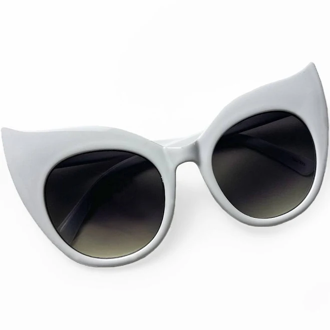 Oversized Wing Tip Cat Eye Sunglasses