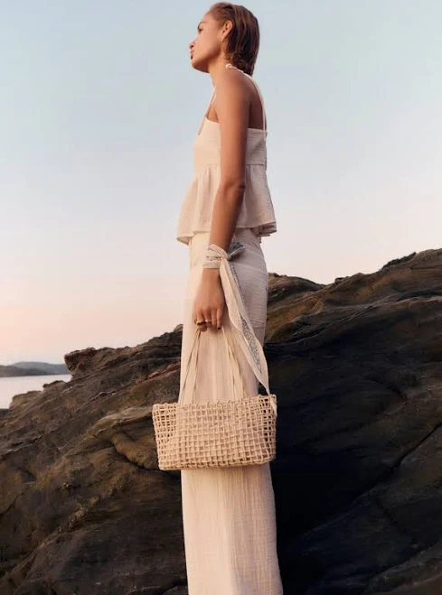 Medium braided shoulder bag - Women | MANGO USA