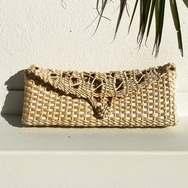 Straw Clutch