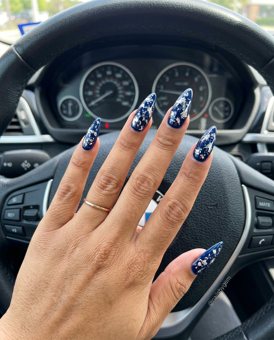 Galaxy Foil Flakes Nails - Summer 2026 Trend Galaxy foil flakes manicure for summer 2026, ideal for festivals and concerts.