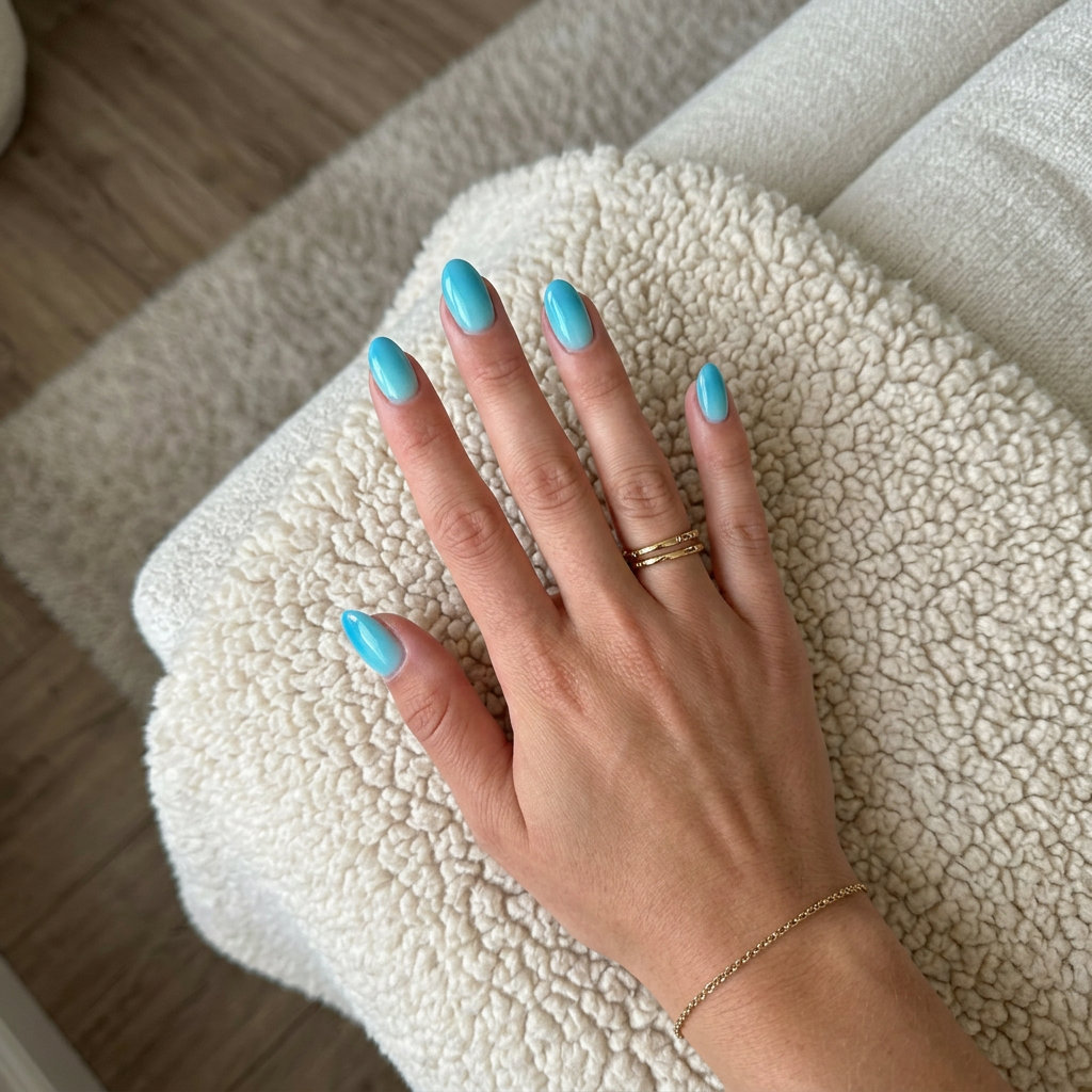 Aqua Gradient Oval Summer Nails 2026 Ocean aura gradient oval summer nails 2026 for all skin tones, romantic and ethereal evening look.