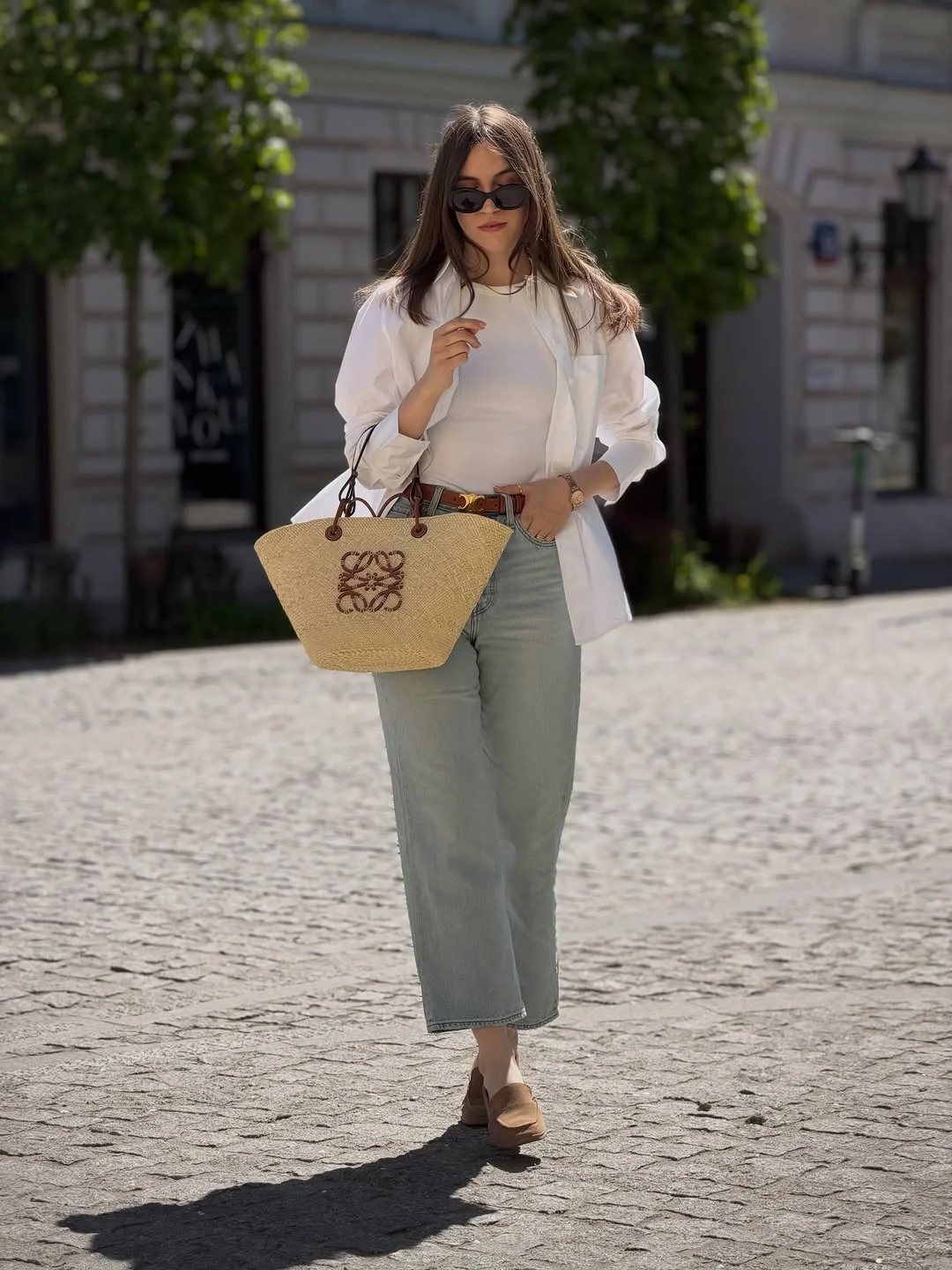 autumn casual work outfits for women 2026 Relaxed Denim with Crisp White Layers
