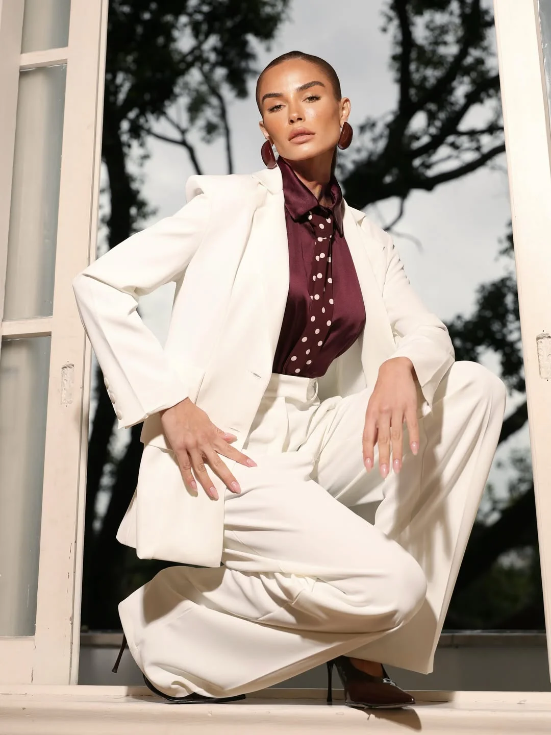 chic fall fashion for women over 40 2026 Cream Tailoring With Rich Autumn Contrast