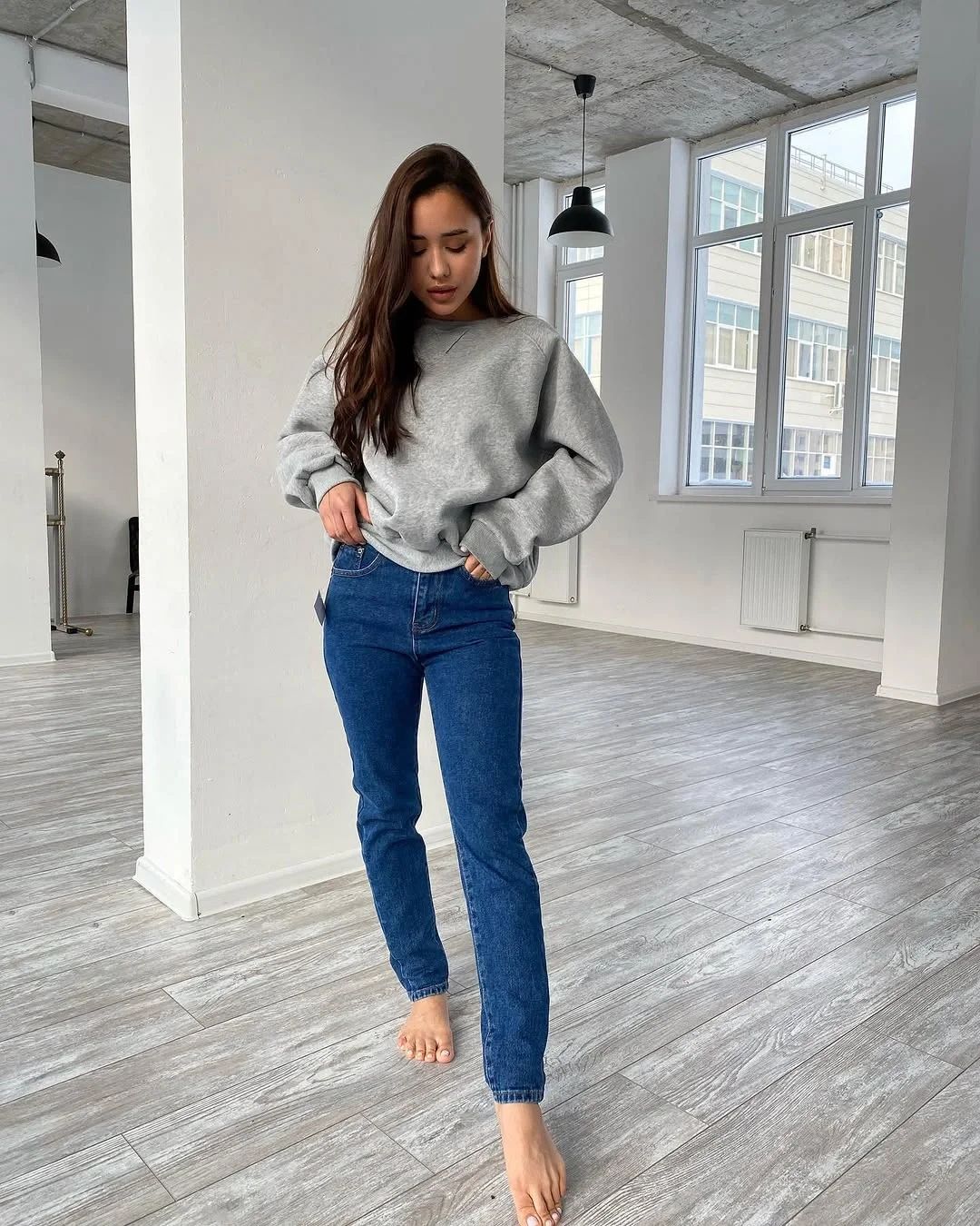 comfy mom outfits fall aesthetic 2026 Relaxed Sweatshirts And Dark Denim Basics