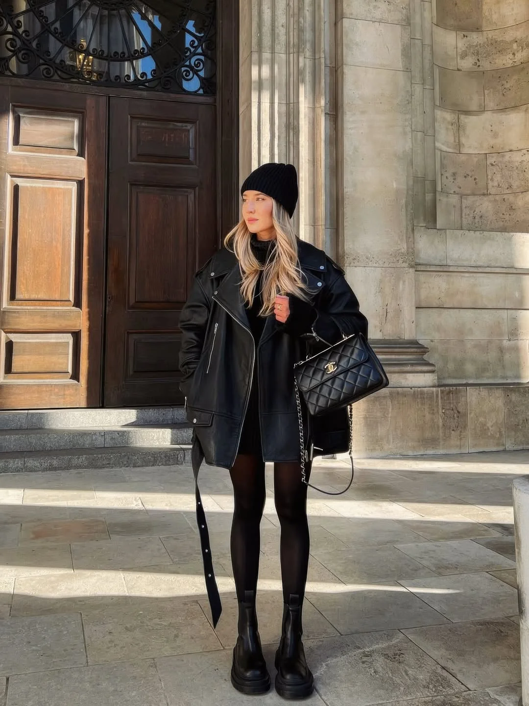 fall travel outfits for women 2026 Monochrome Black For Urban Fall Adventures