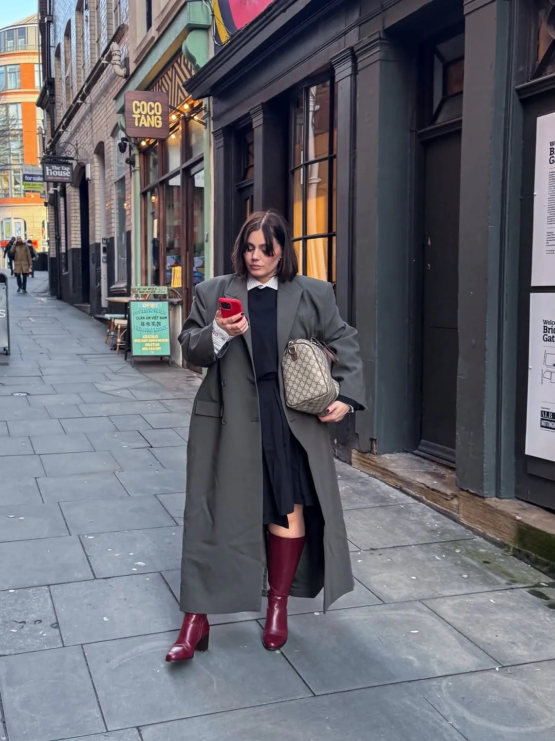 midsize fall fashion outfits 2026 The Oversized Coat That Makes Every Outfit Feel Expensive
