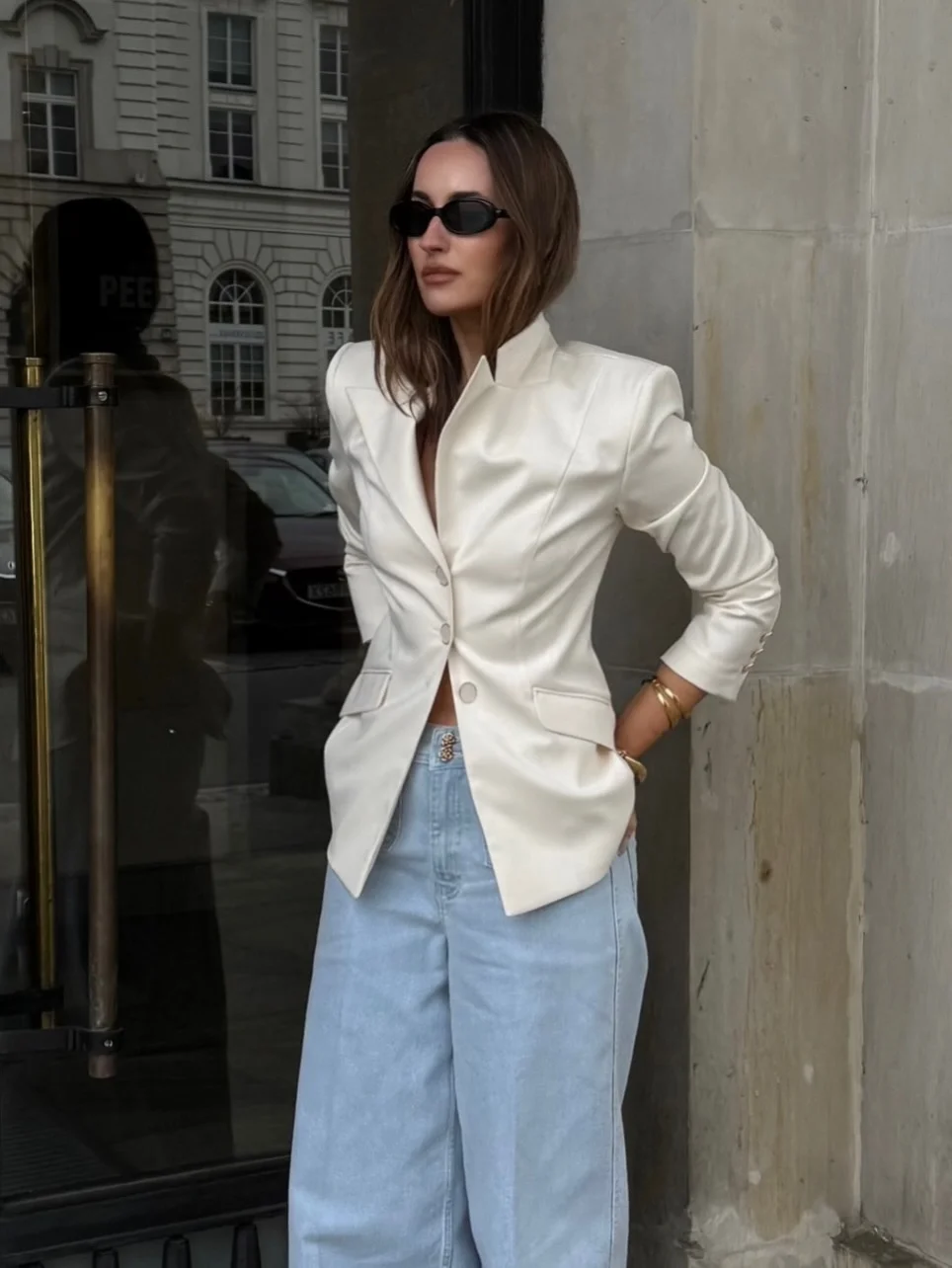 modern fall outfits for women in 30s style 2026 Structured Blazer And Relaxed Denim Balance