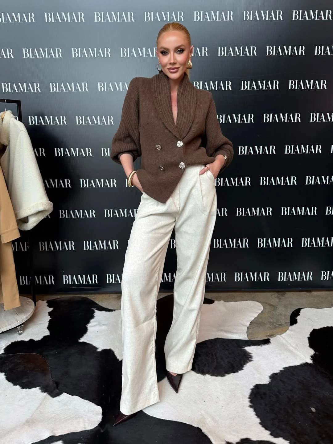 must have fall outfits 2026 Soft Neutrals with an Elegant Knit Blazer
