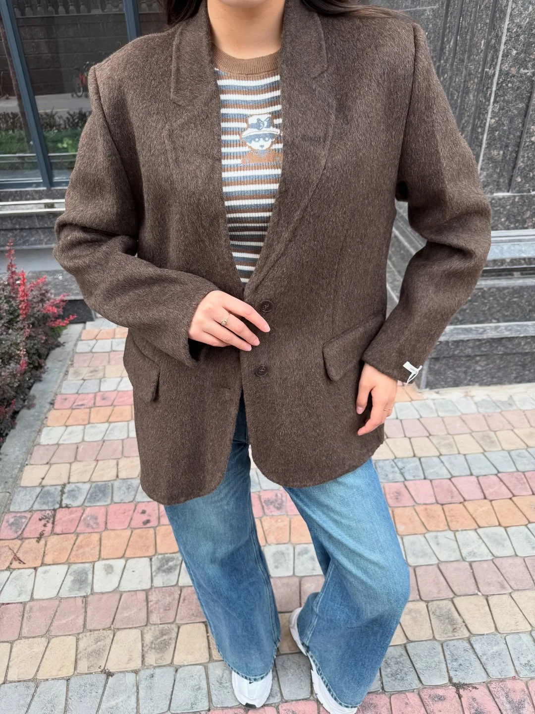 stylish fall smart casual office outfits women 2026 Relaxed Brown Blazer and Denim for Everyday Confidence