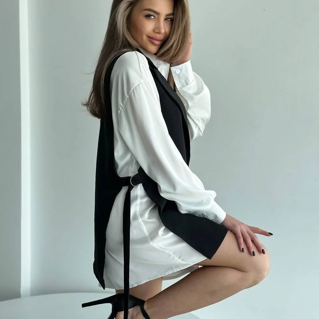 stylish fall smart casual office outfits women 2026 The Modern Vest Formula For Office Days