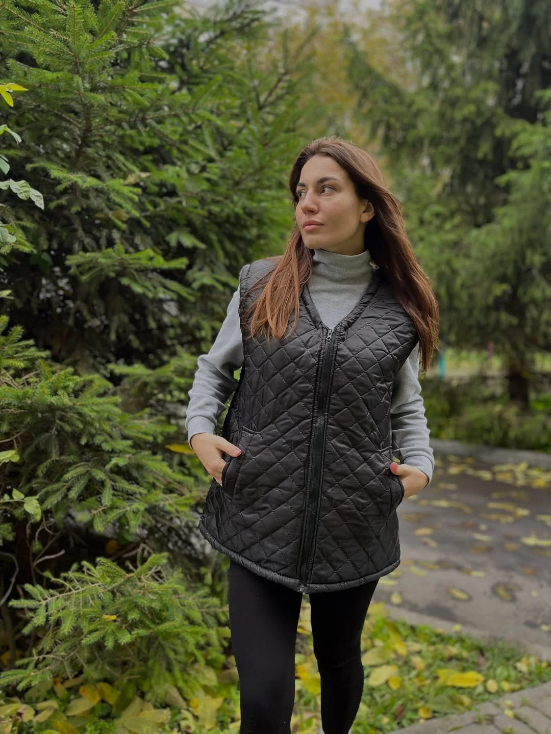 stylish fall vest outfits for women 2026 The Quilted Vest That Makes Everyday Layers Feel Sophisticated