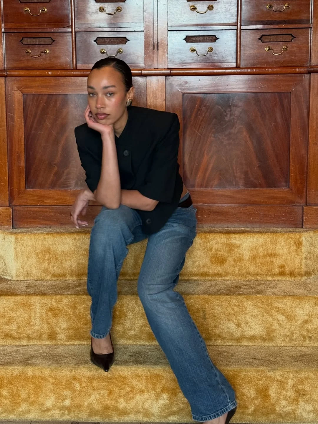 trendy fall 2026 outfits for black women Relaxed Denim With Minimalist Tailoring