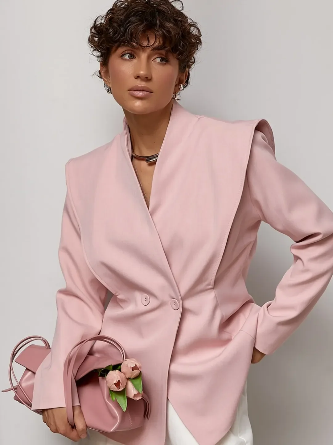 trendy fall fitted blazer outfit 2026 Blush Pink Tailoring That Feels Fresh for Fall