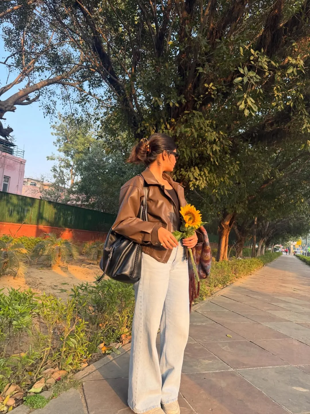 trendy fall outfits ideas 2026 Brown Leather Jacket and Relaxed Denim