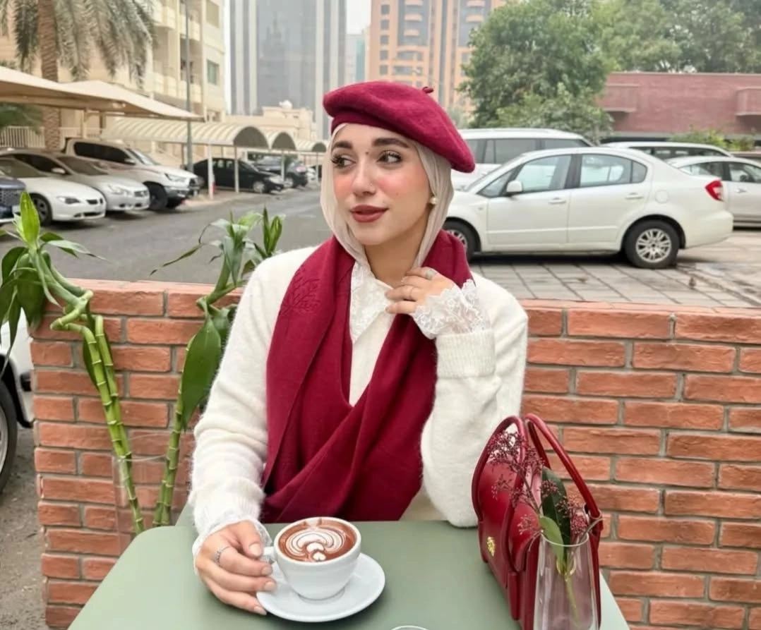 beret fall outfit 2026 Rich Burgundy Layers Bring Cozy Cafe Energy