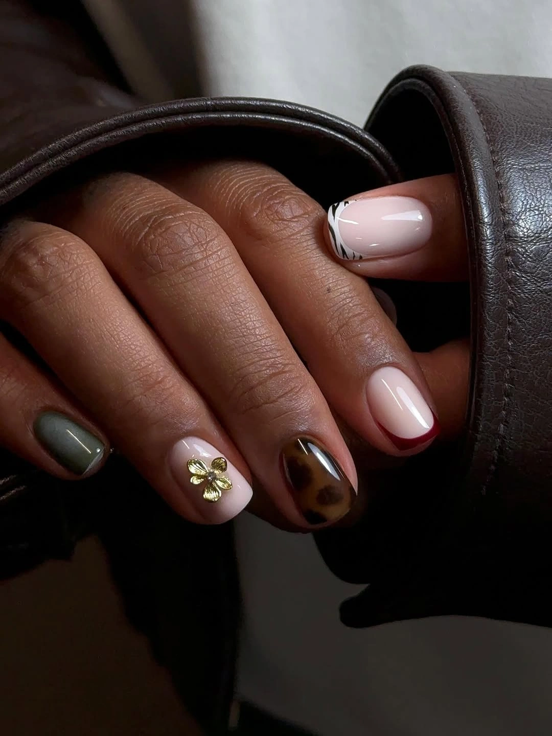 creative fall medium nail ideas 2026 Minimal Autumn Chic With Tortoiseshell Accents
