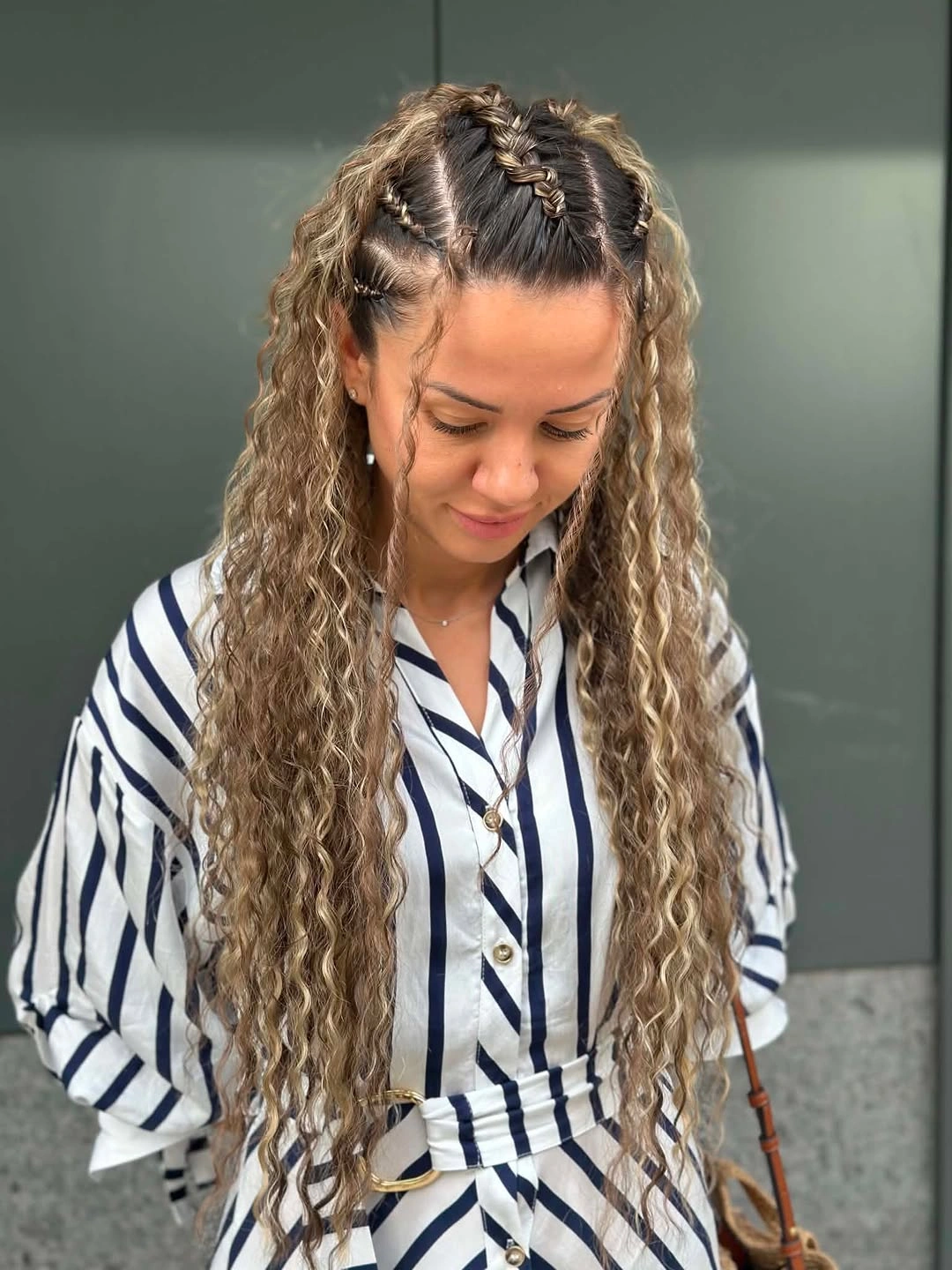 elegant goddess braid Face-Framing Braided Details With Relaxed Beachy Texture