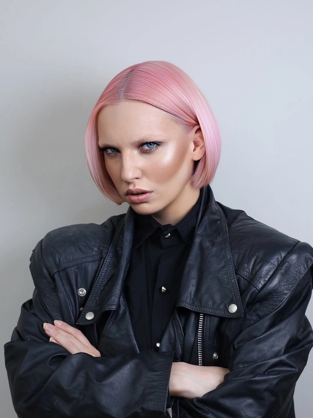 fall blonde hair colour 2026 Minimalist Pink Blonde Bob With Modern Edge