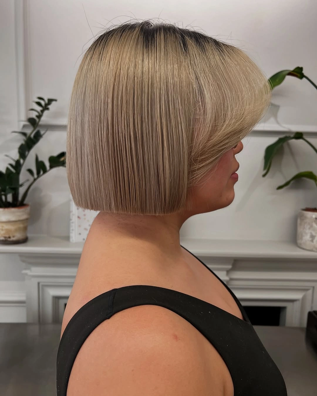 fall bob haircut ideas 2026 Blunt Blonde Bob With Side Swept Volume