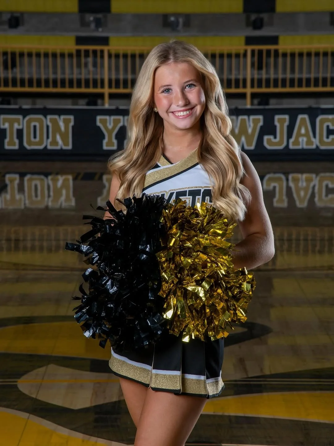 fall game day outfit 2026 Classic Cheer Style In Black And Gold