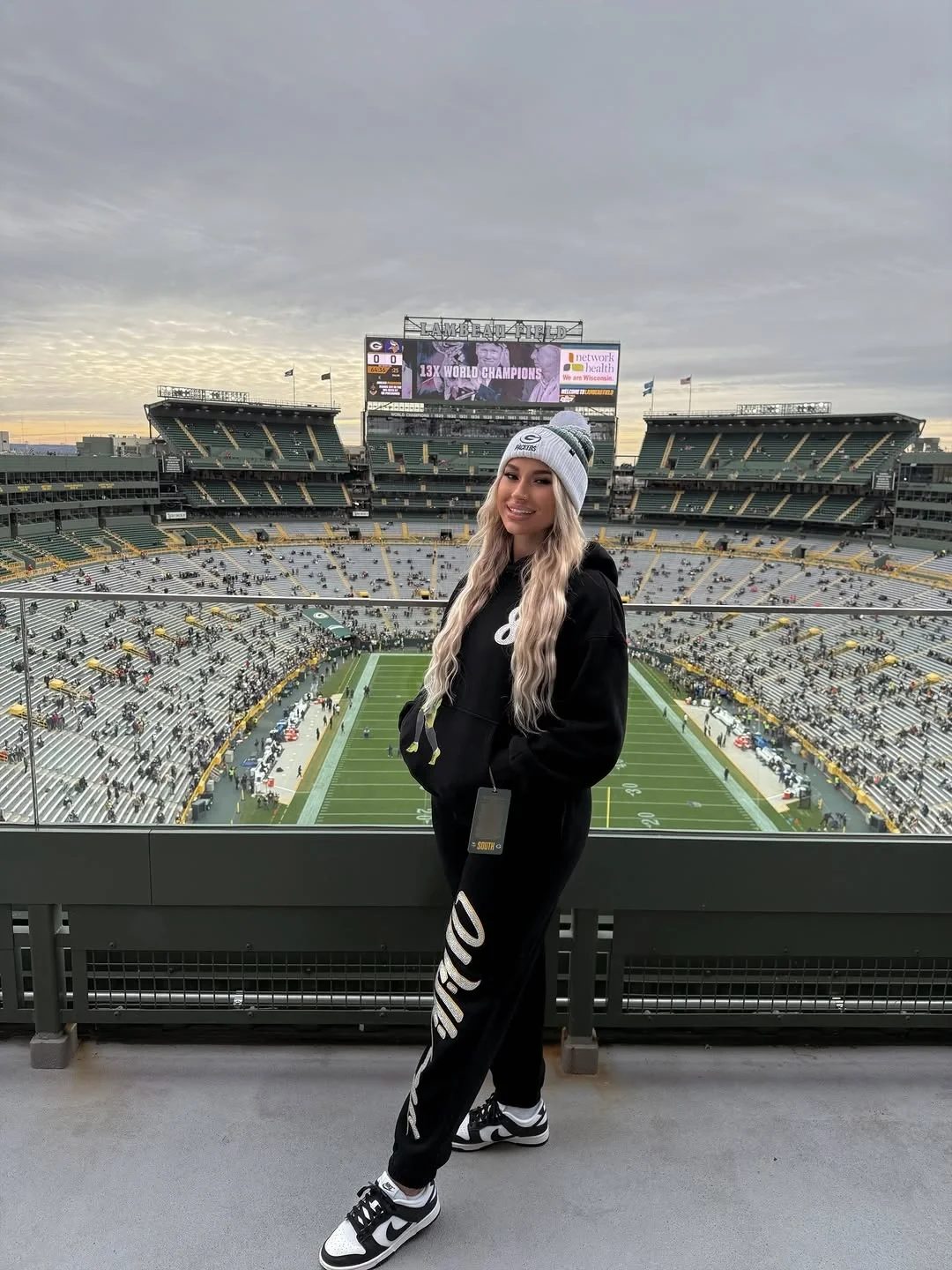 fall game day outfit 2026 Cozy Layers For Cold Stadium Afternoons