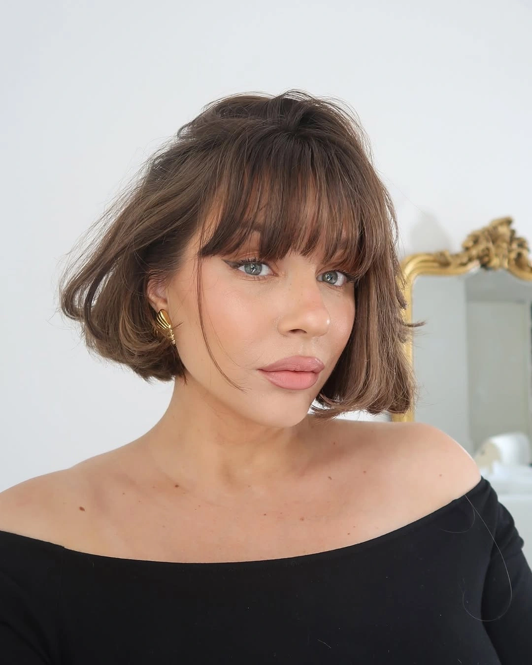 fall hair colour ideas 2026 Soft Mocha Bob With Wispy Fringe
