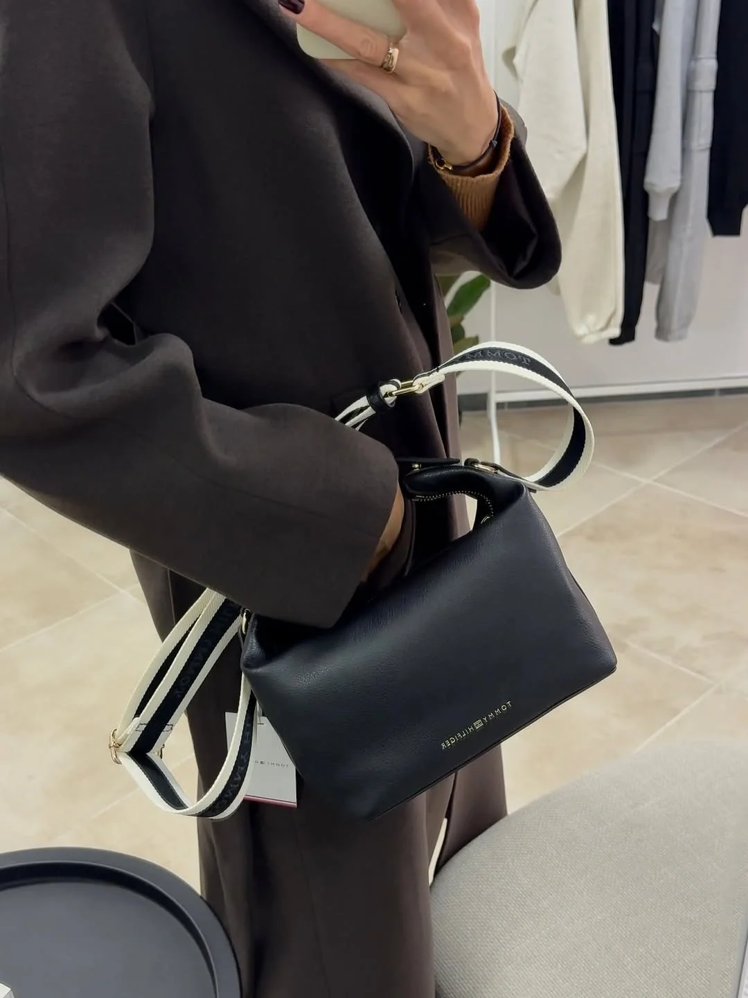 fall outftis with Crossbody bag 2026 Soft Black Crossbody Bags for Everyday Elegance