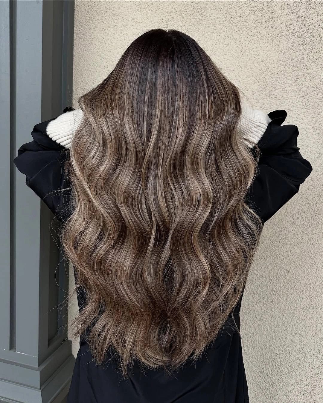 modern babylights hair ideas Smoky Beige Babylights With Seamless Dimension