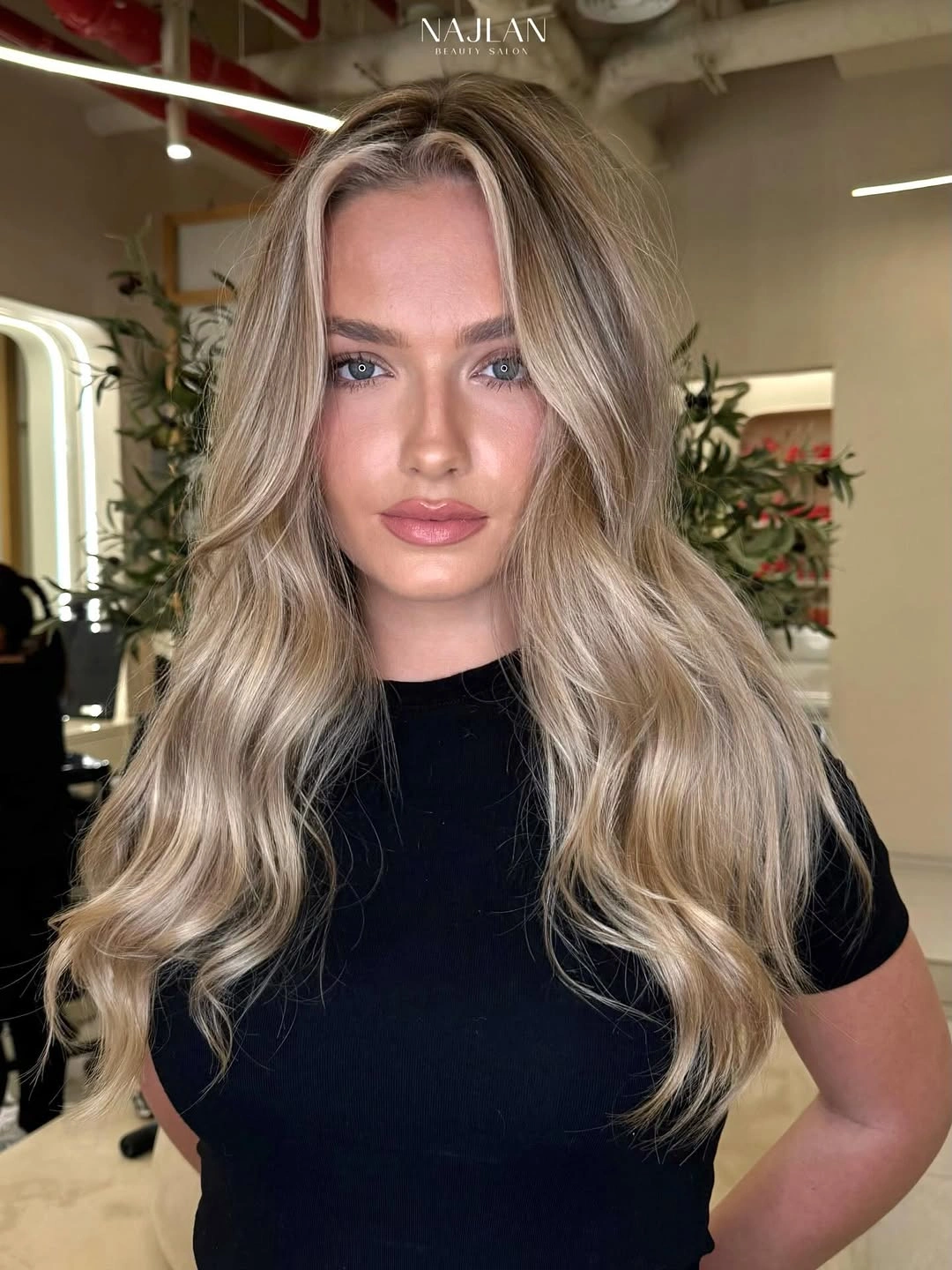 natural heatless curls hairstyle Soft Champagne Waves With Airy Face-Framing Layers
