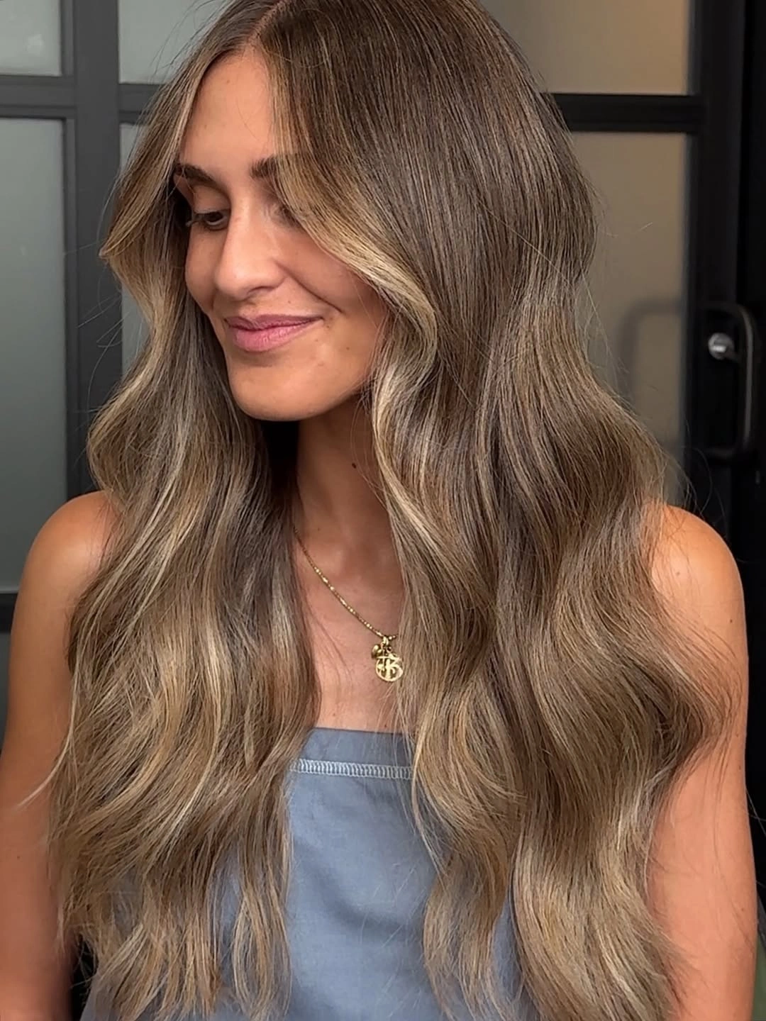 natural heatless curls hairstyle Soft Brunette Waves With Dimensional Highlights