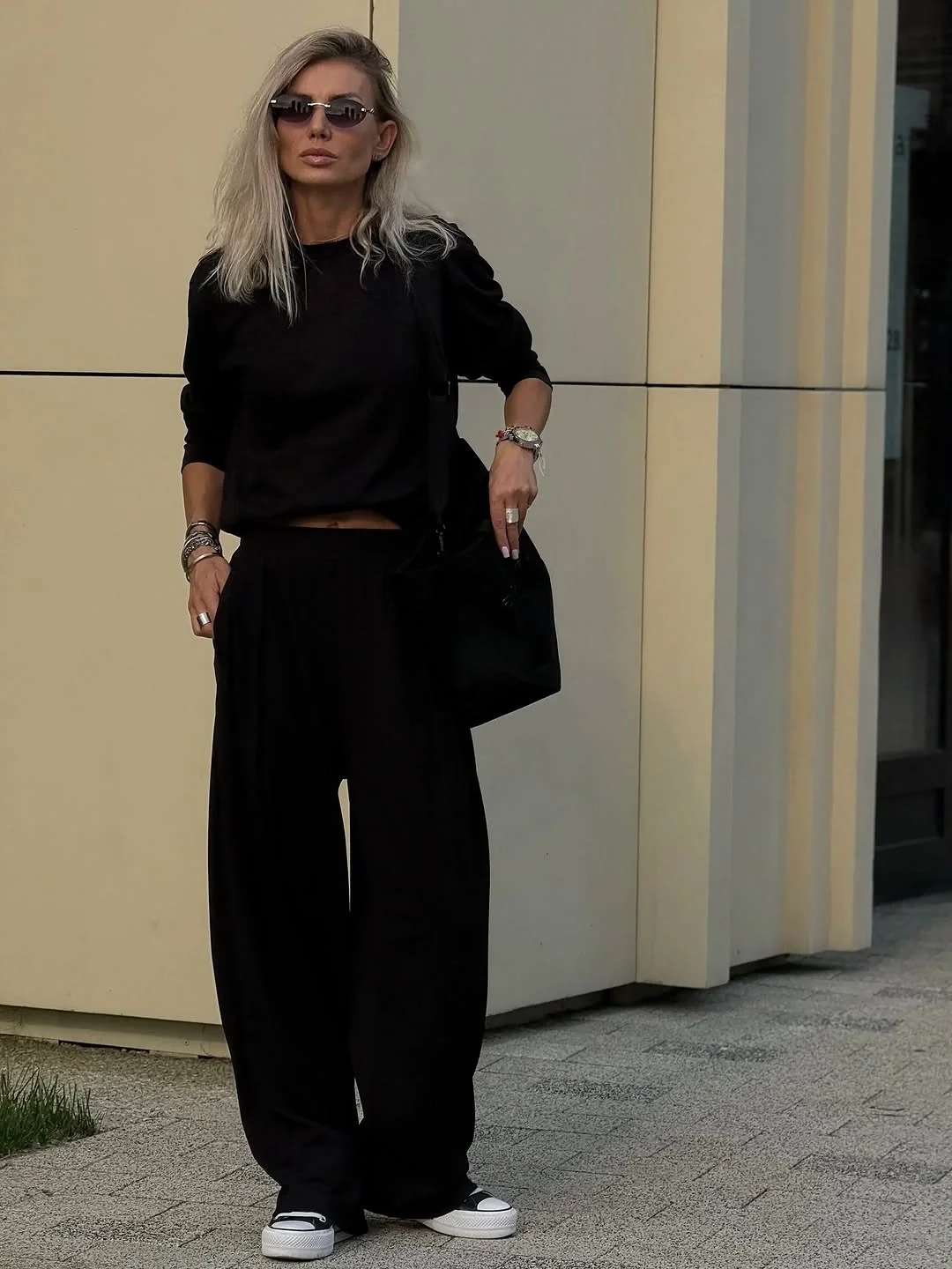 simple casual fall outfits 2026 All Black Relaxed Streetwear For Everyday Fall