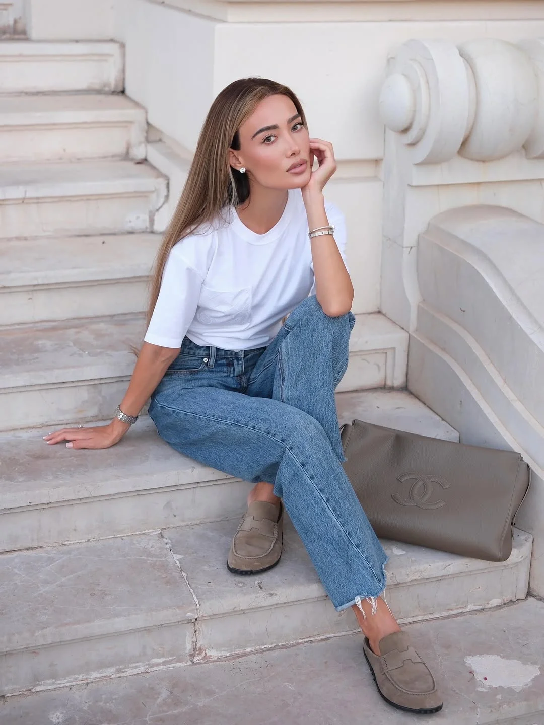 simple casual fall outfits 2026 Classic White Tee And Relaxed Denim Formula
