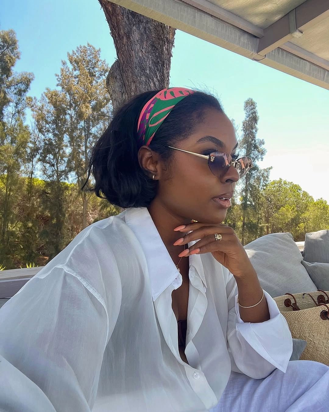 stylish bob hairstyles for black women Soft Classic Bob With A Colorful Headband