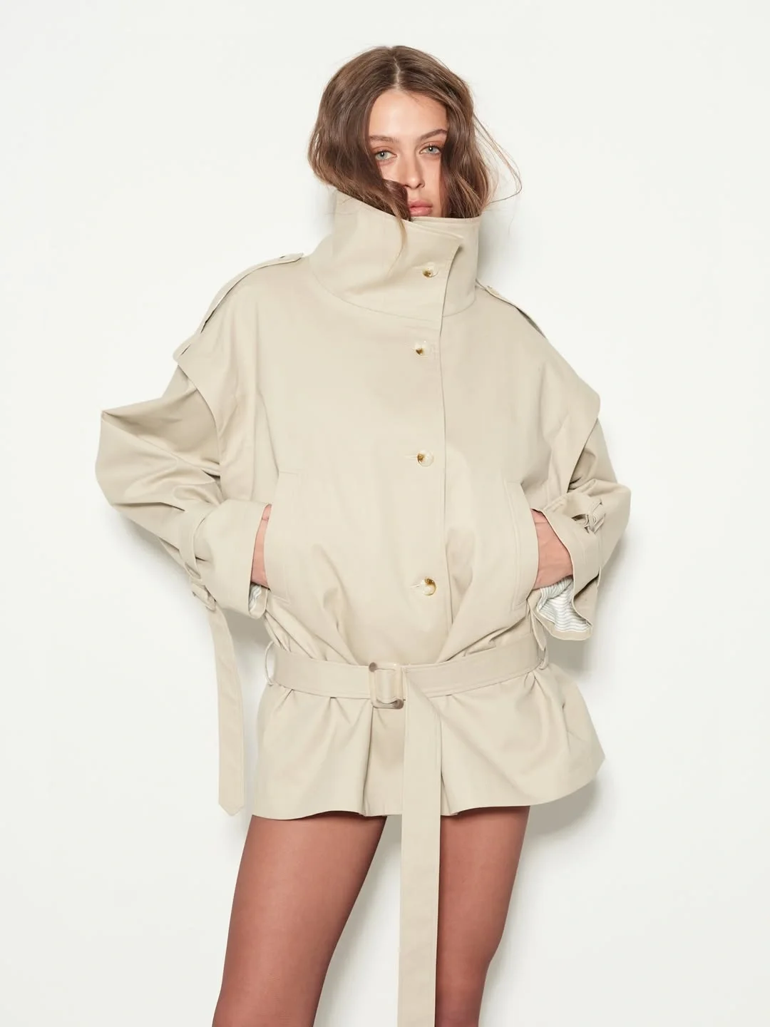 Trench coat fall outfits 2026 Cream Cropped Trench With Sculptural Shape
