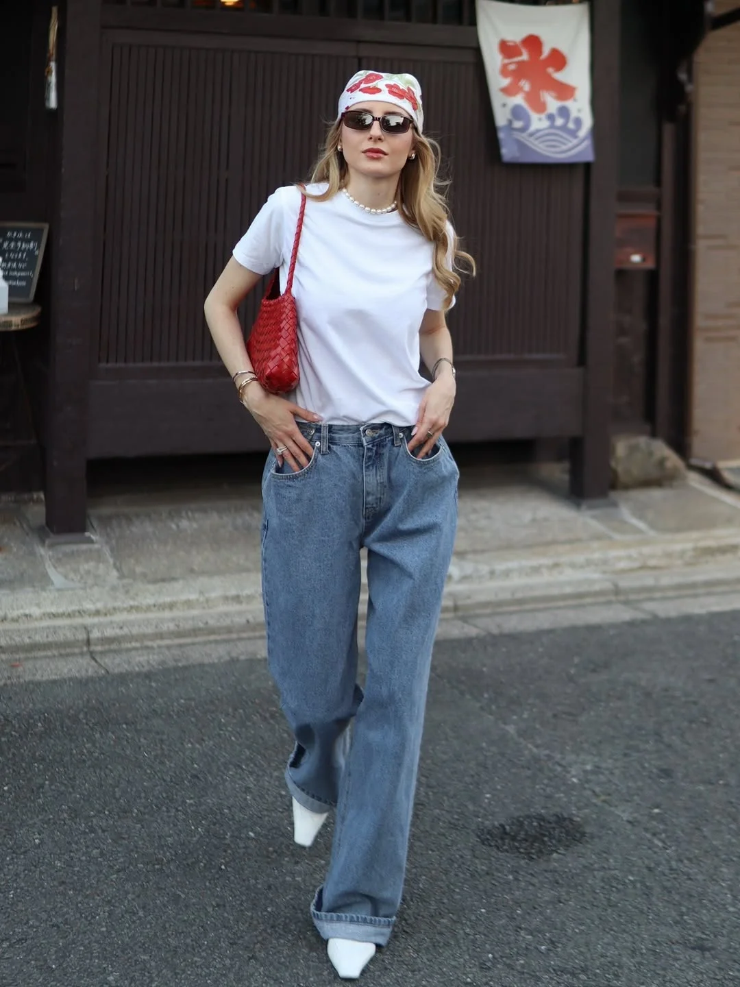 wide leg jeans outfit fall 2026 Simple Basics Let Wide-Leg Jeans Become the Statement