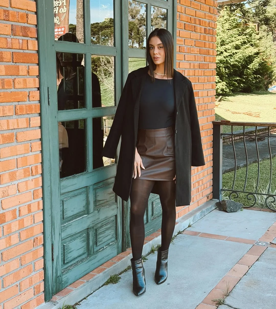 womens modest fall outfits 2026 Minimalist Black Layers For Everyday Elegance