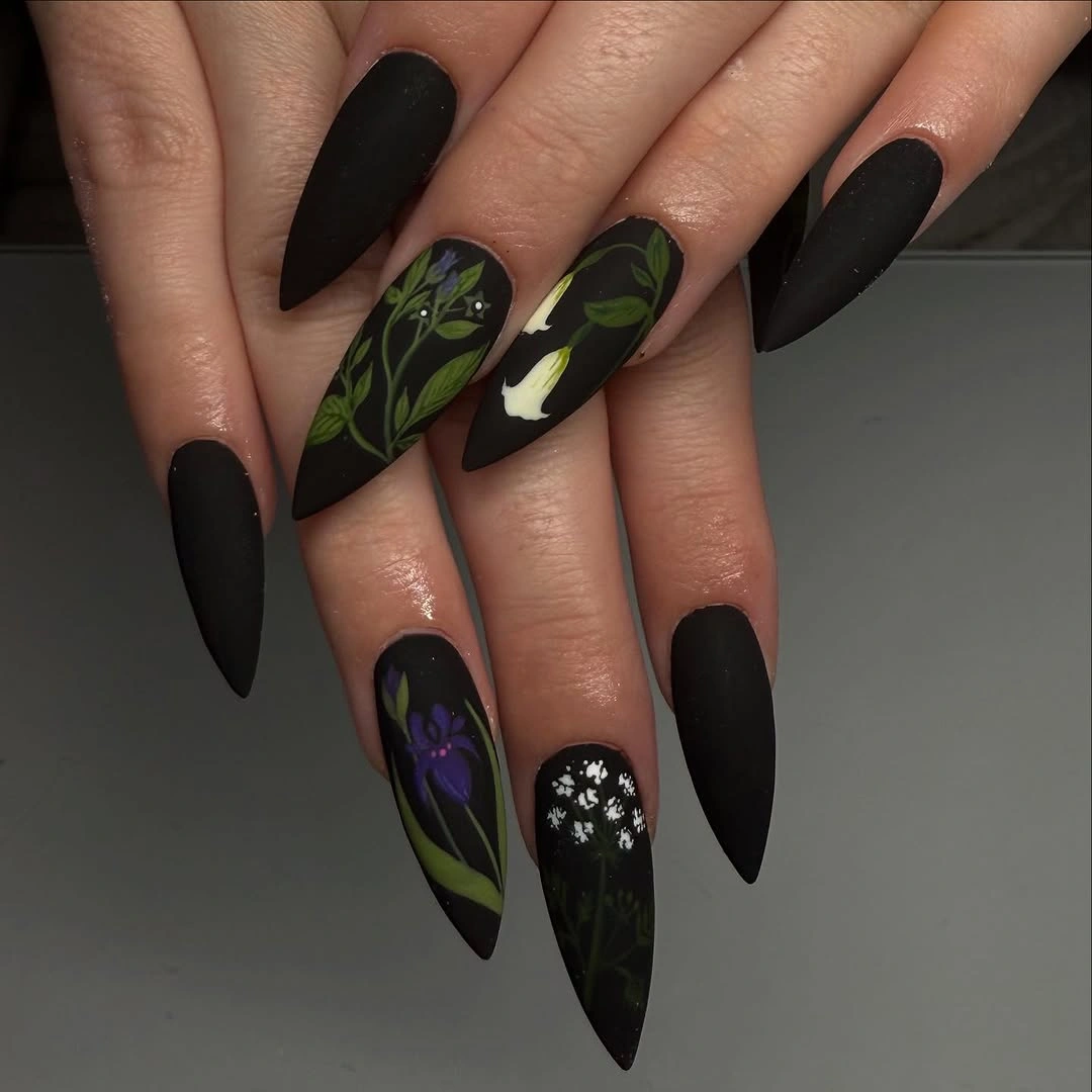 Beautiful Fall Nails With Autumn Designs