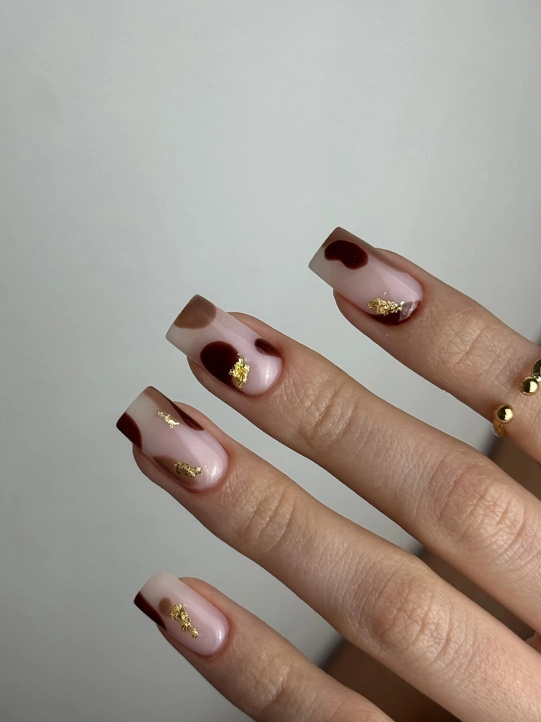 chic autumn nails color - Soft Brown and Burgundy Details for a Quiet Autumn Mood