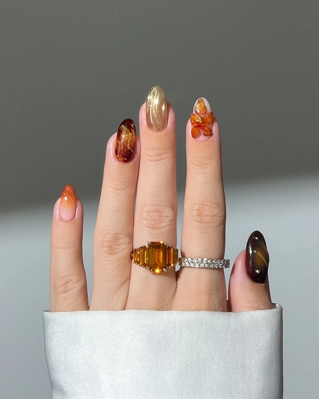 chic fall nail trends 2026 Golden Autumn Glow