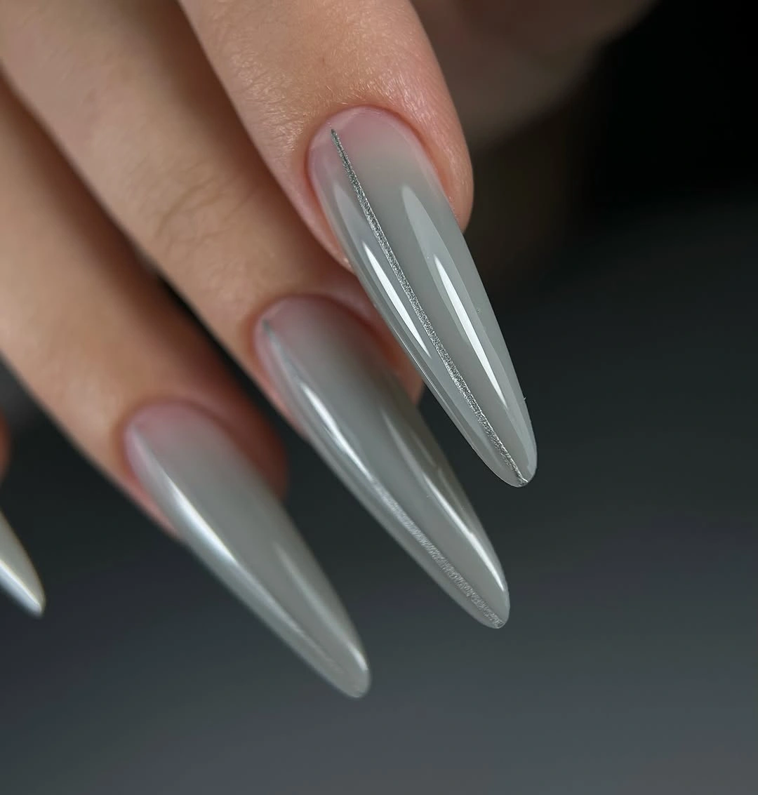 chic fall nails for fair skin tone silver mist chrome manicure