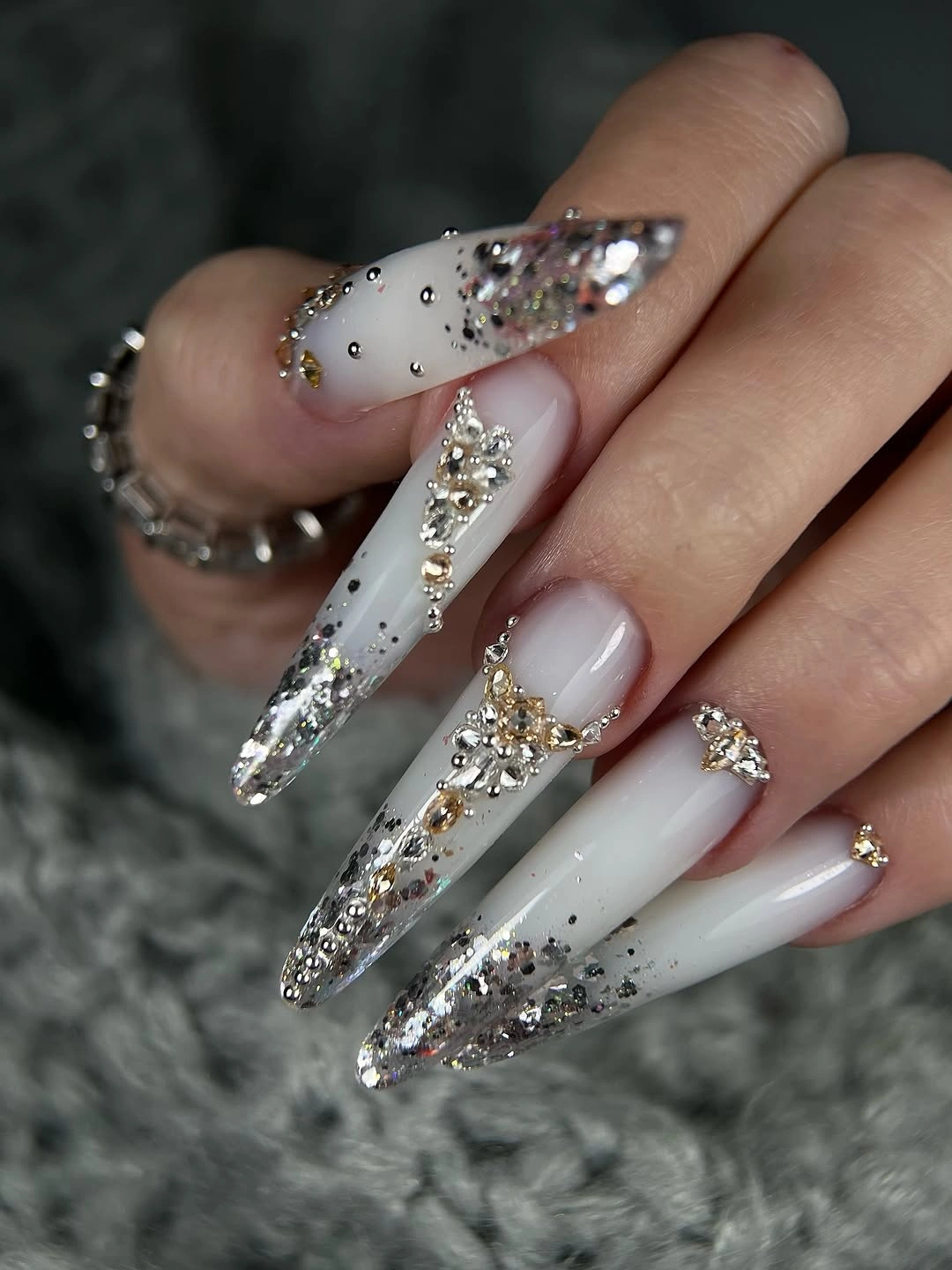 chic fall nails for fair skin tone crystal white silver gold manicure