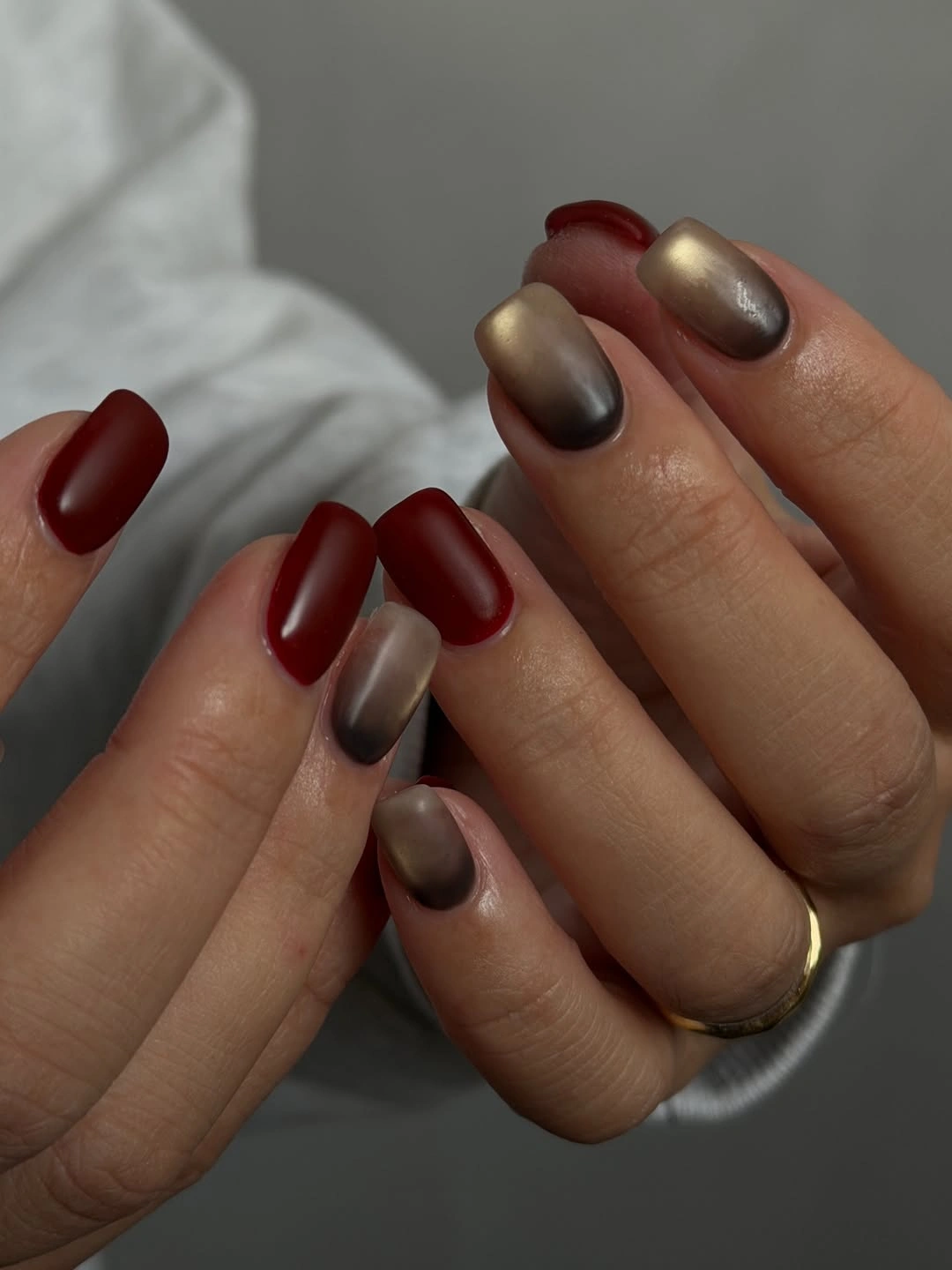 chic fall nails for medium skin tone Velvet Red and Bronze Ombre Nails