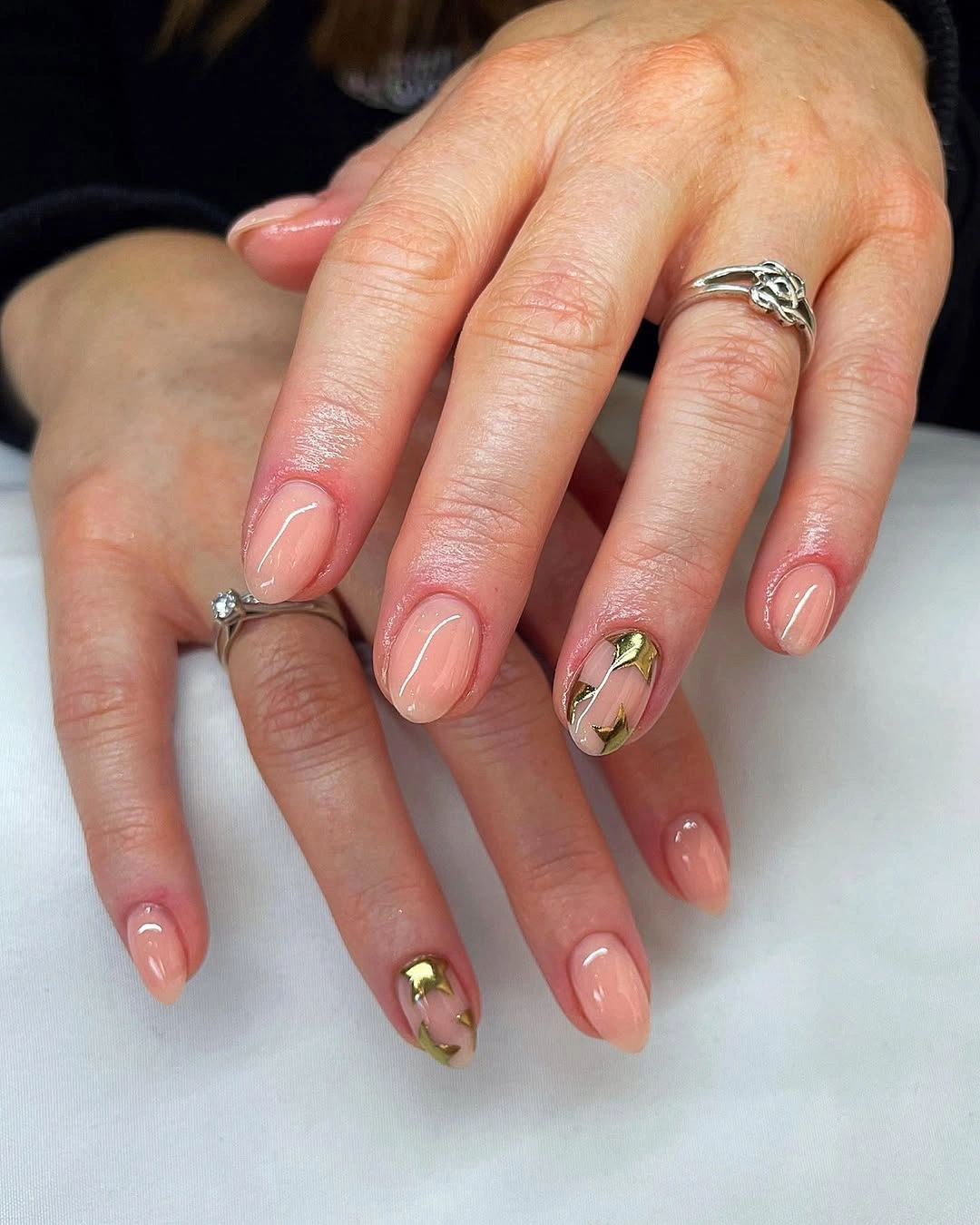 creative fall nails with accent nail Peachy Nude Nails With Golden Accent Details
