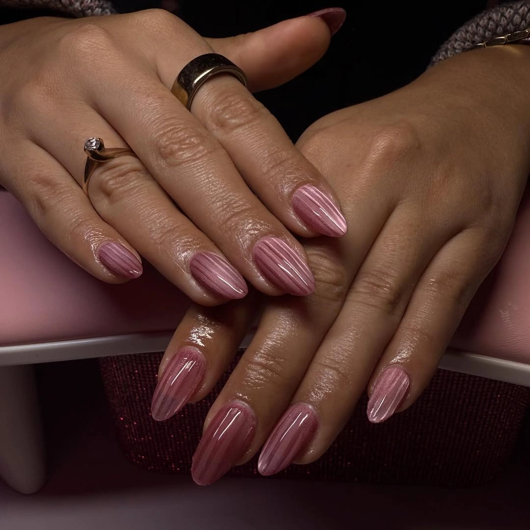 cute fall short almond nails 2026 Dusty Rose Ribbed Nails With Sweater Texture