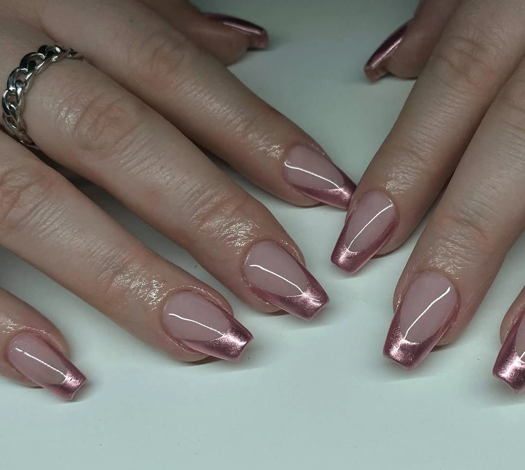 gorgeous fall short coffin nails designs Rose Chrome French Tip For Early Fall